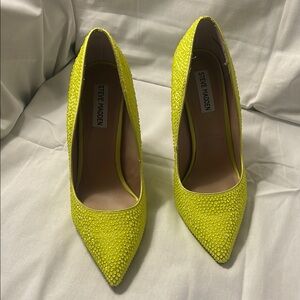 Steve Madden Yellow Rhinestone Women's Heels 9 1/2. NEW